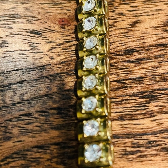 Classic Vintage AVON tennis bracelet. - Picture 11 of 12